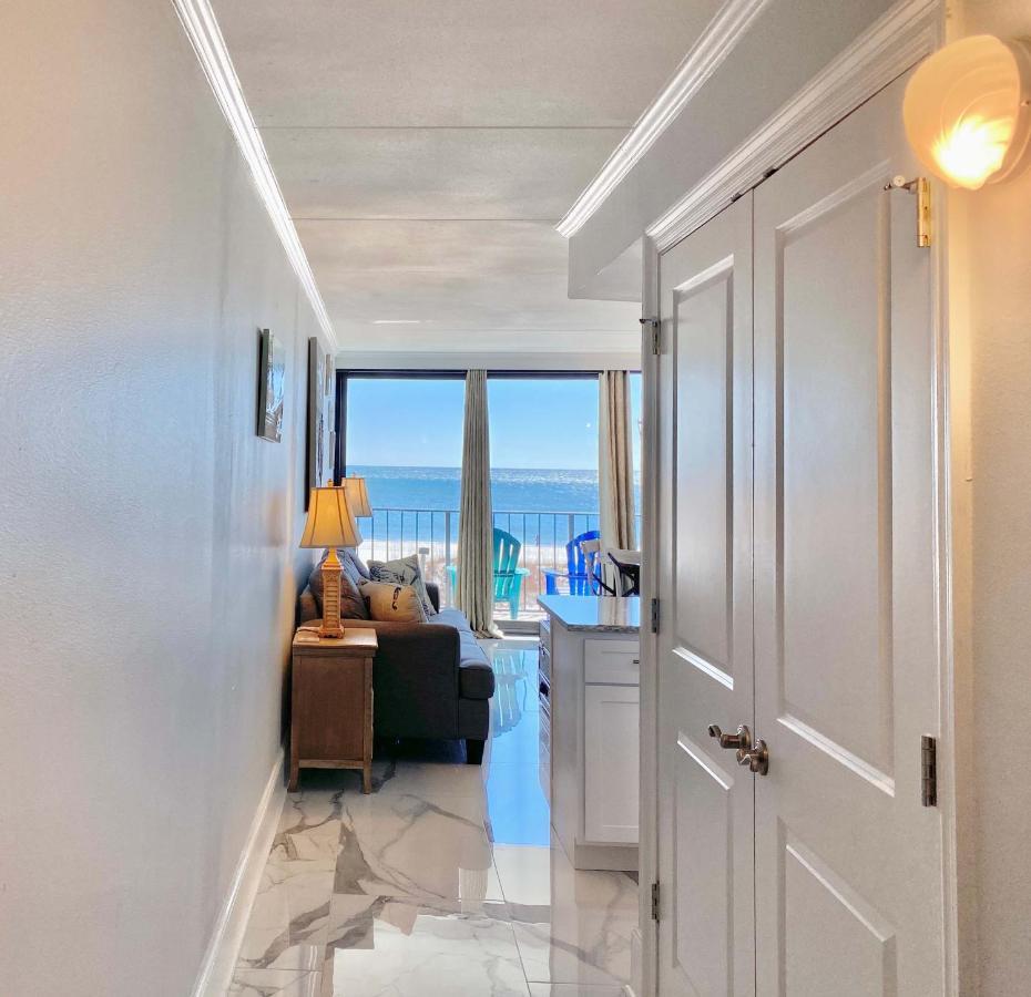 Island Winds East 202 By Albvr - Beautifully Renovated Beachfront Condo & Steps Away From Hangout & More! Gulf Shores Eksteriør billede