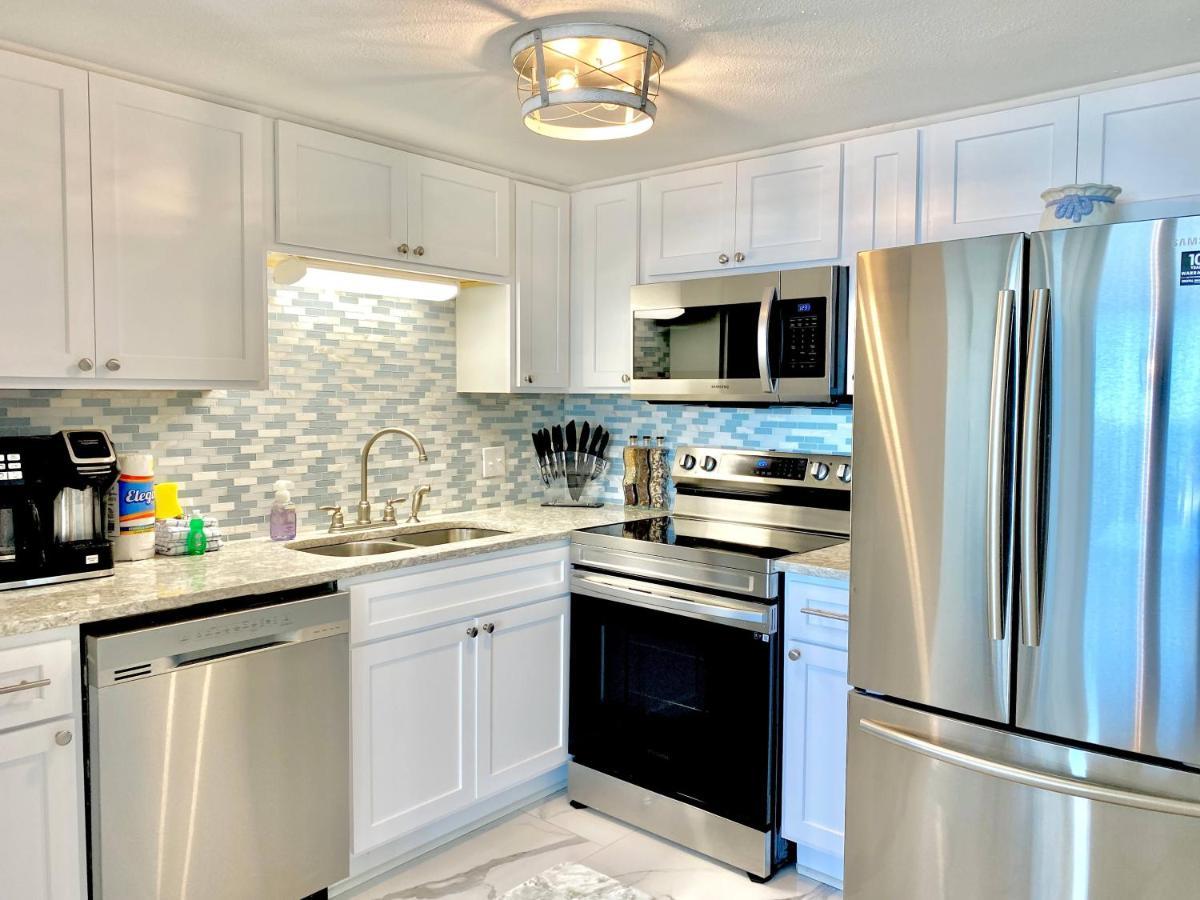 Island Winds East 202 By Albvr - Beautifully Renovated Beachfront Condo & Steps Away From Hangout & More! Gulf Shores Eksteriør billede