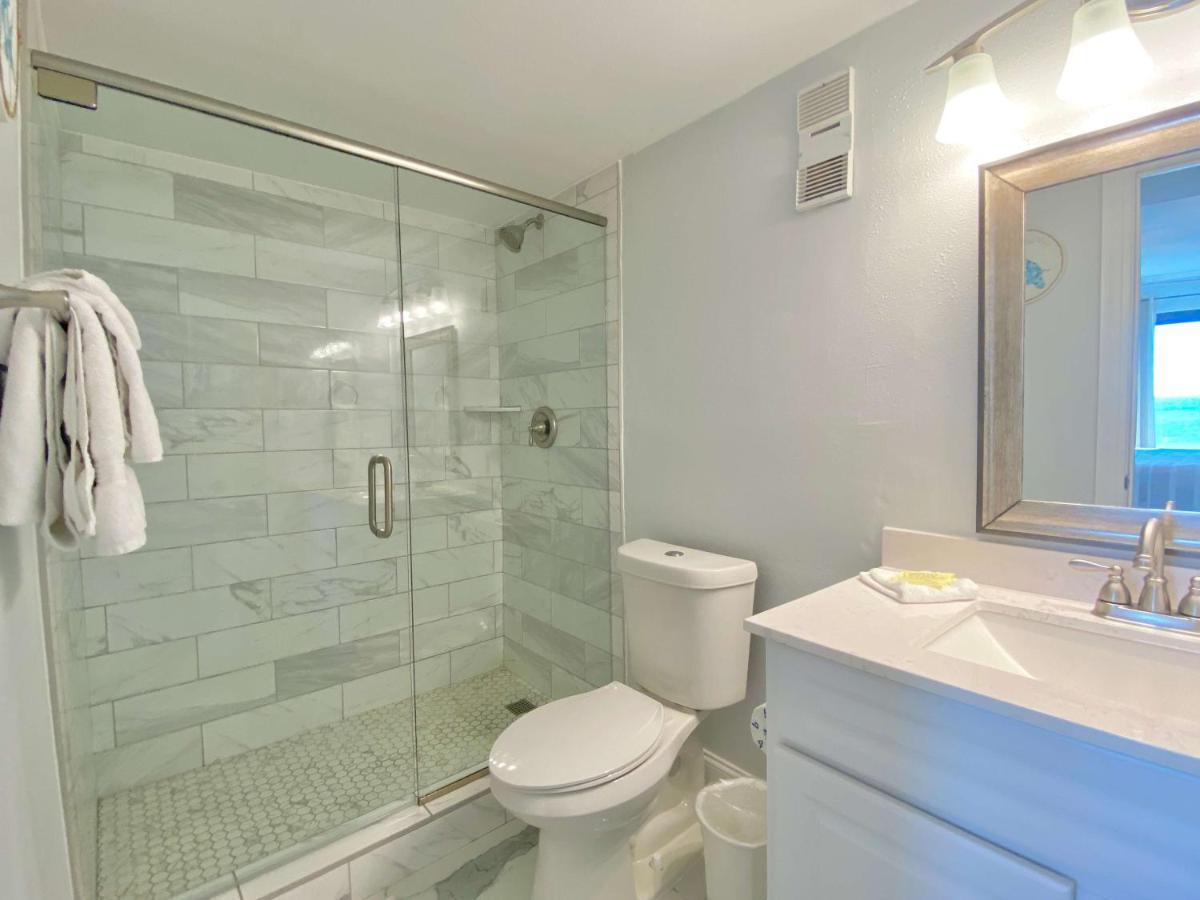 Island Winds East 202 By Albvr - Beautifully Renovated Beachfront Condo & Steps Away From Hangout & More! Gulf Shores Eksteriør billede
